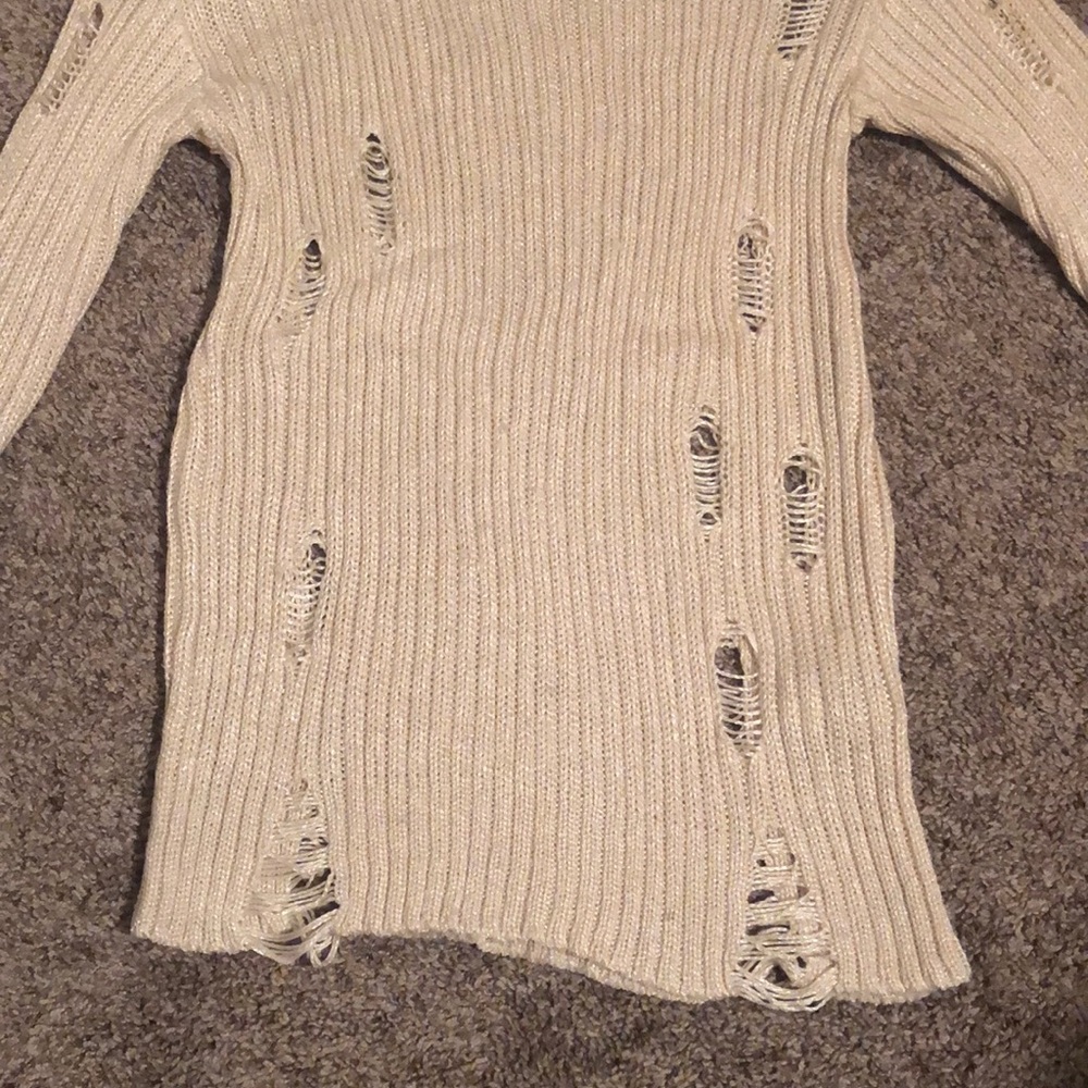 Distressed sweater - Picture 3 of 4